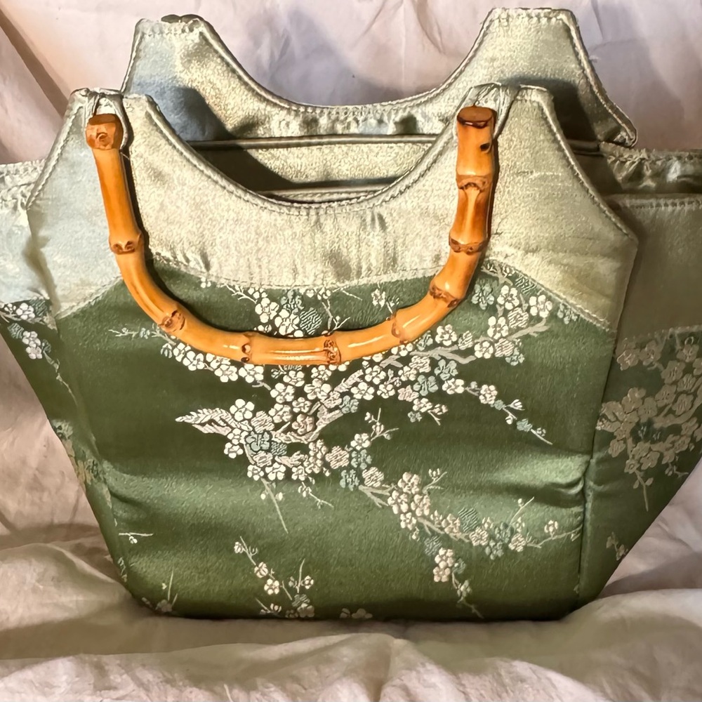 Elegant Green Floral Handbag with Bamboo Handles